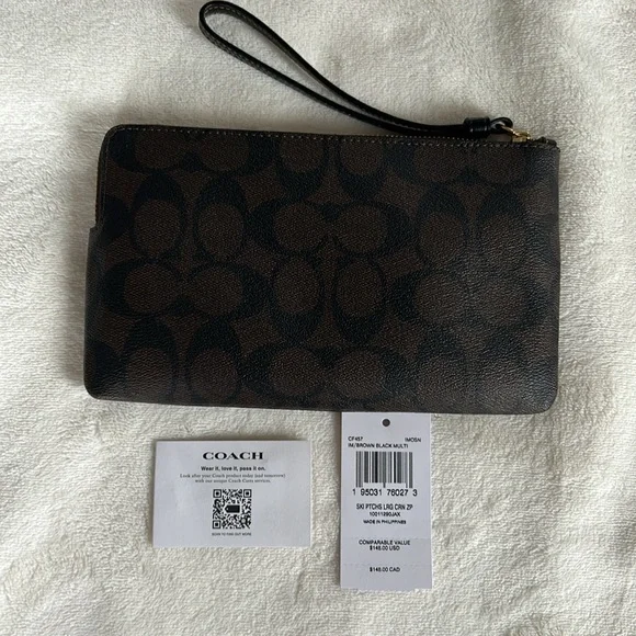 NWT Coach large wristlet with appliqués - Picture 5 of 5